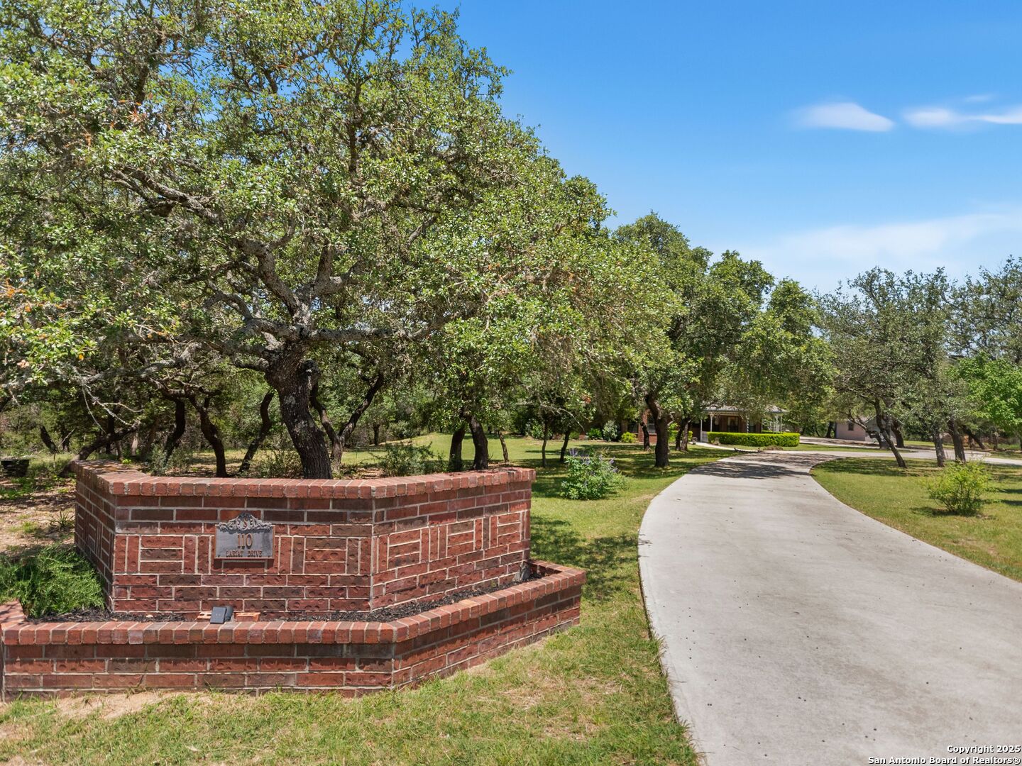 110 Lariat Dr