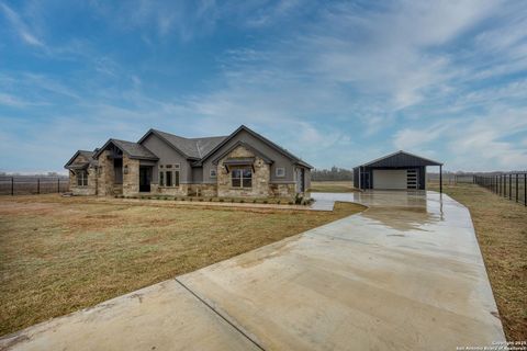 A home in Floresville