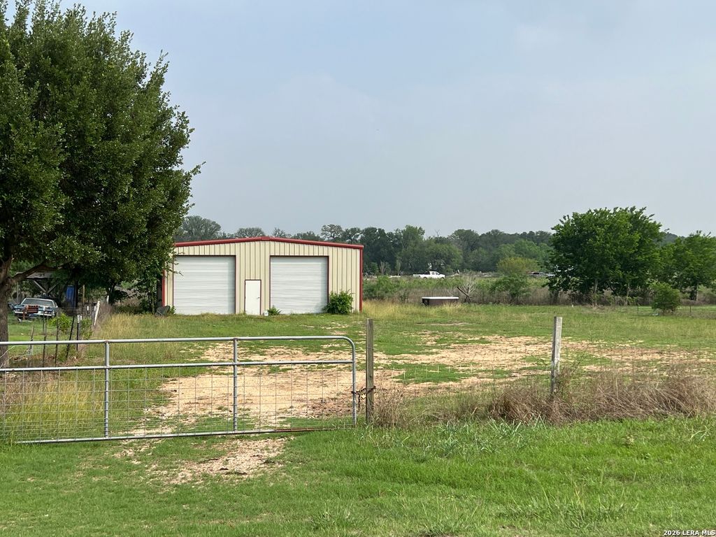Photo of 537 Longhorn, Seguin, TX 78155 (MLS # 1961805)