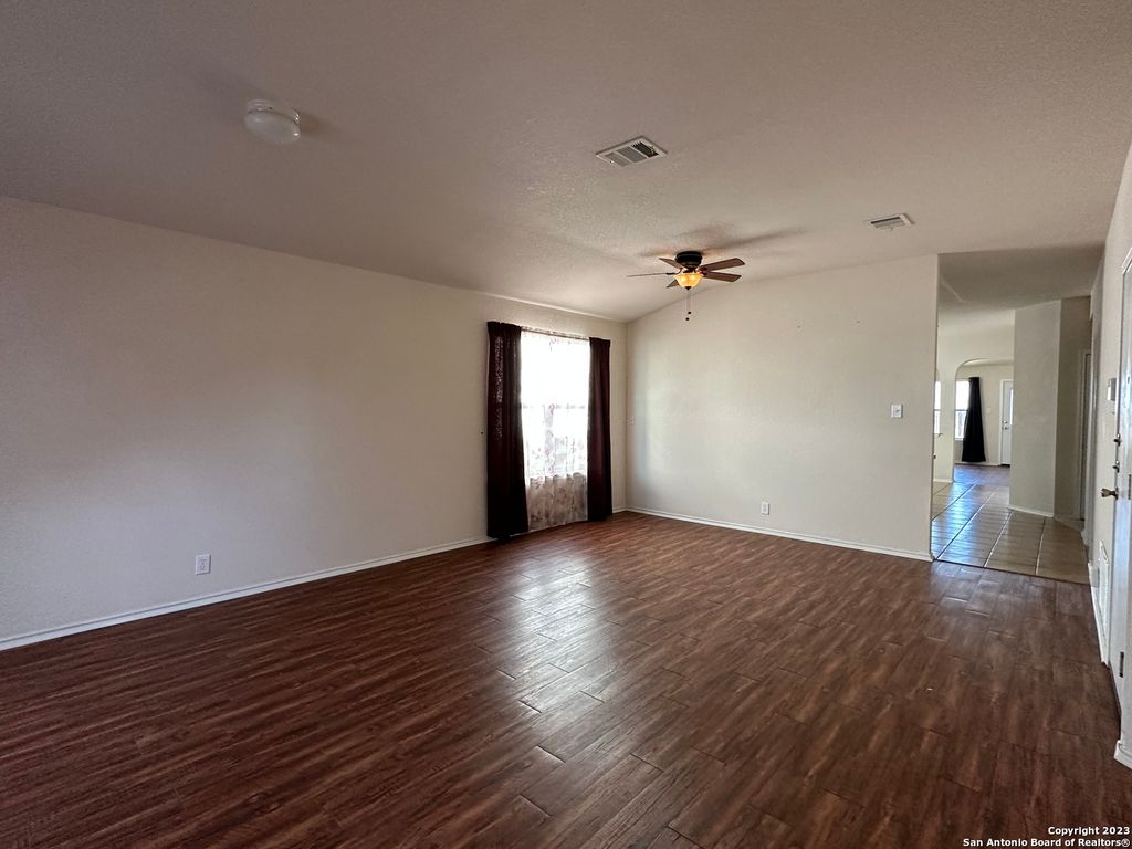 Photo of 668 Granite Cliff, San Antonio, TX 78251 (MLS # 1949413)
