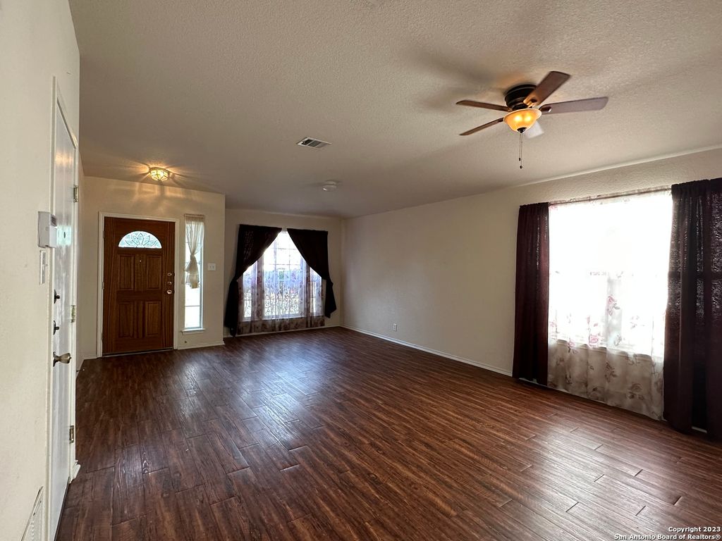 Photo of 668 Granite Cliff, San Antonio, TX 78251 (MLS # 1949413)