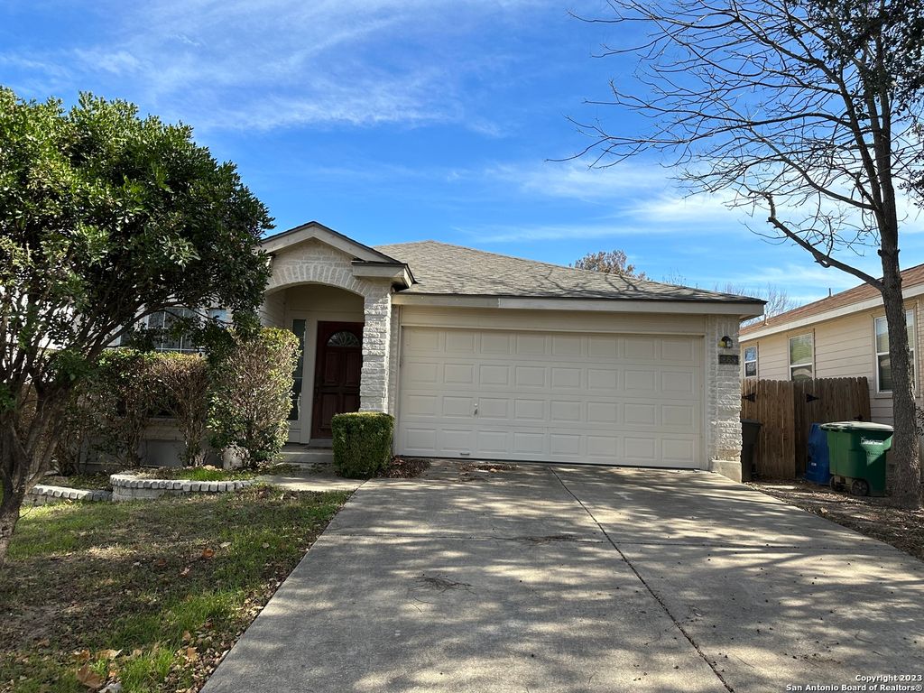 Photo of 668 Granite Cliff, San Antonio, TX 78251 (MLS # 1949413)