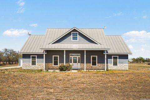 1005 County Road 678 Natalia TX 78059