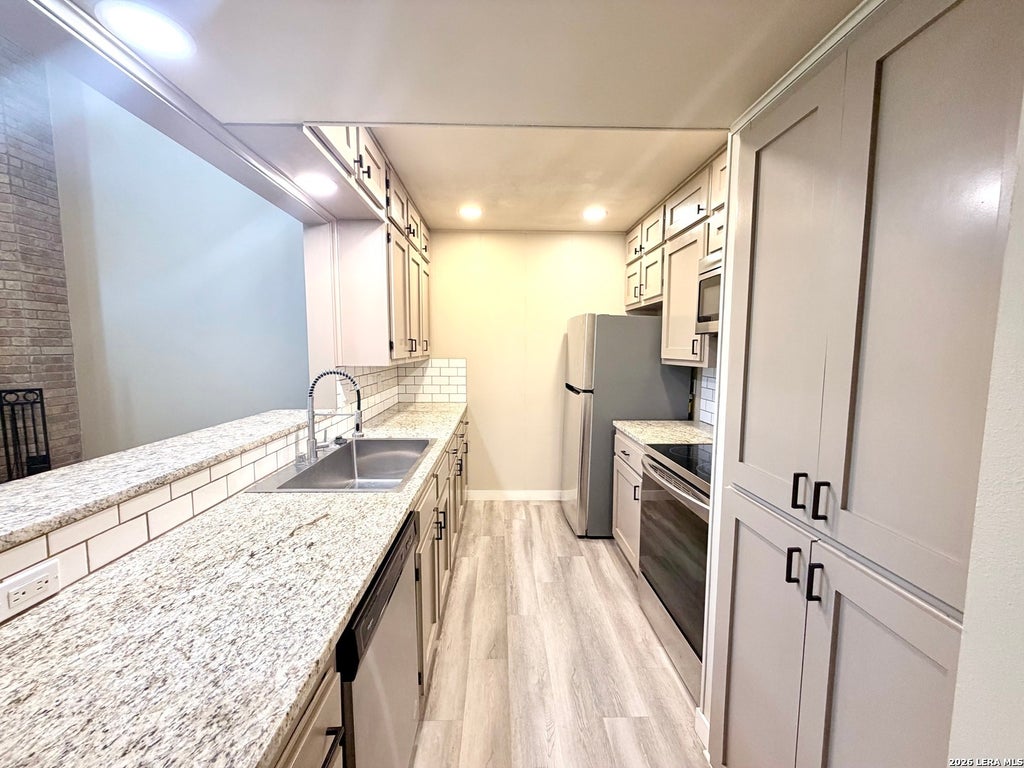 Photo of 103 Brentwood Dr, New Braunfels, TX 78130 (MLS # 1969442)