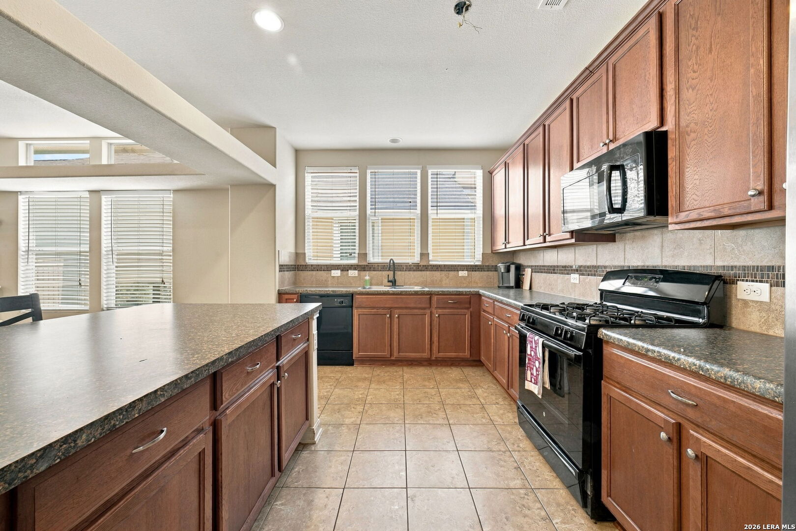 323 Rachel St