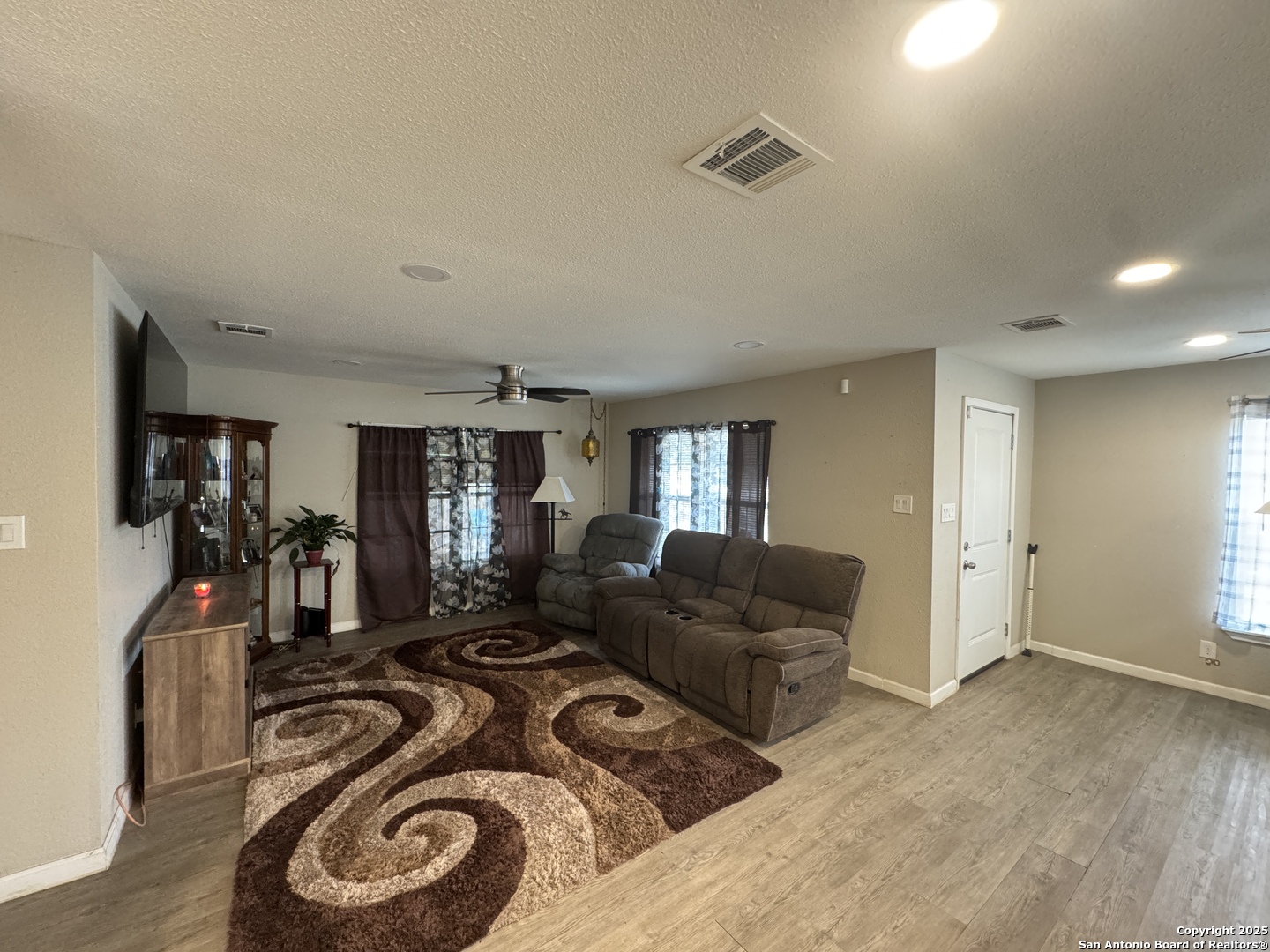 2351 Rigsby