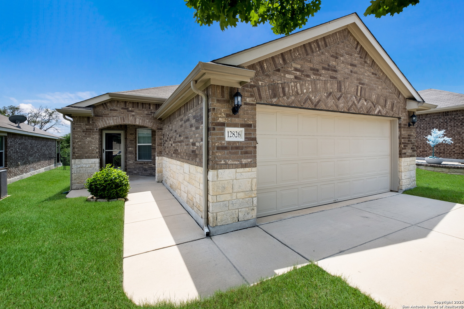 12826 Pronghorn Oak