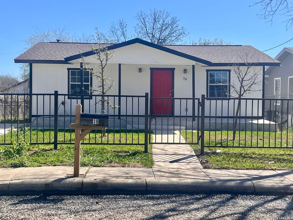 Photo of 38 Carlota, San Antonio, TX 78228 (MLS # 1973574)