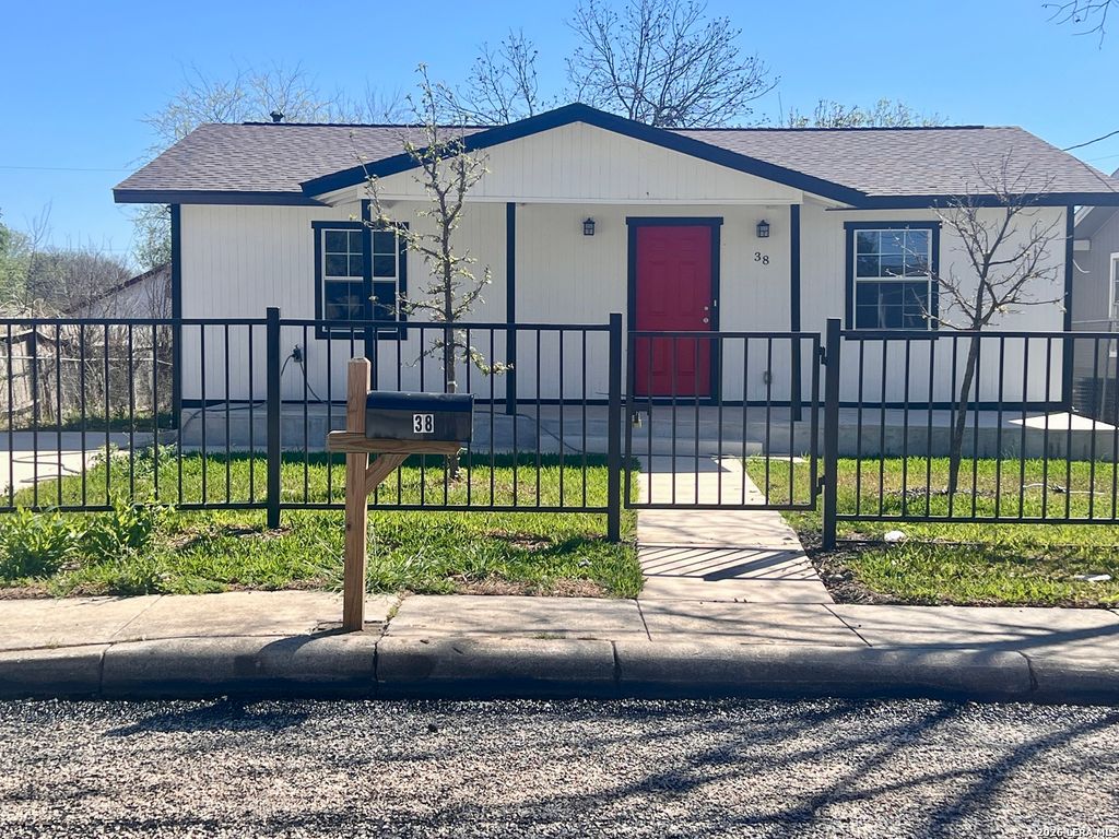 Photo of 38 Carlota, San Antonio, TX 78228 (MLS # 1973574)