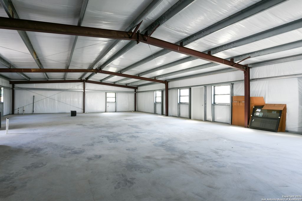 Photo of 270 Camelot Ln, San Antonio, TX 78264 (MLS # 1810505)