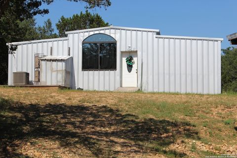 A home in Bandera