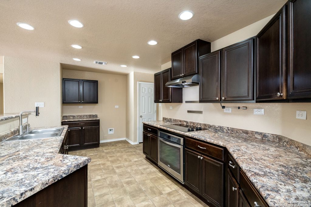 Photo of 133 Hinge Chase, Cibolo, TX 78108 (MLS # 1929477)