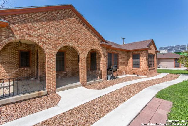 1633 W KINGS HWY