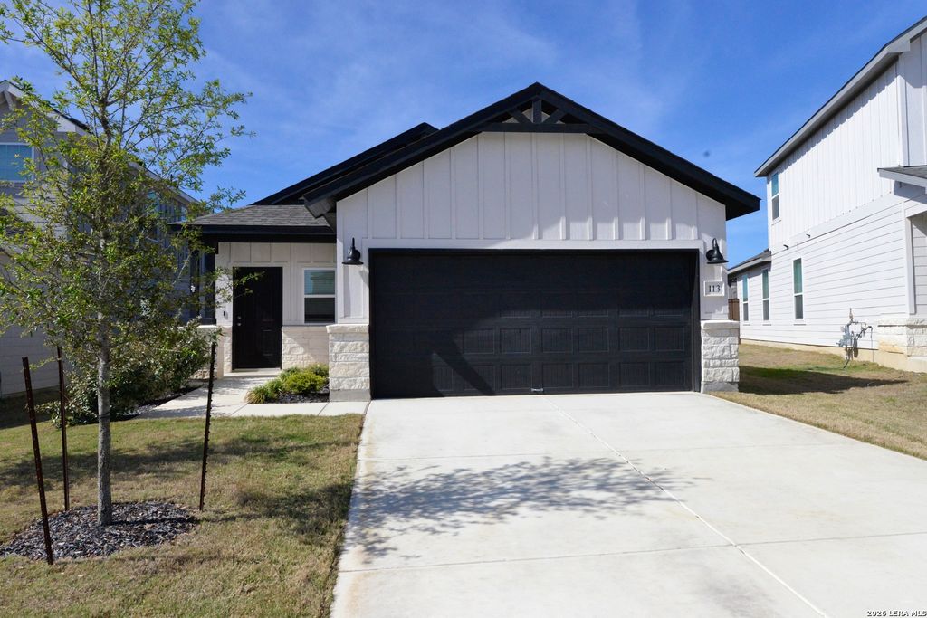 Photo of 113 Winding Windmill, Boerne, TX 78006 (MLS # 1950037)