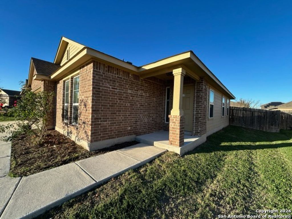 Photo of 1412 Birmingham, Seguin, TX 78155 (MLS # 1932919)