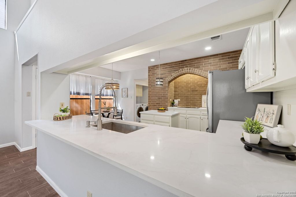 Photo of 8910 Lost Woods, San Antonio, TX 78240 (MLS # 1916190)