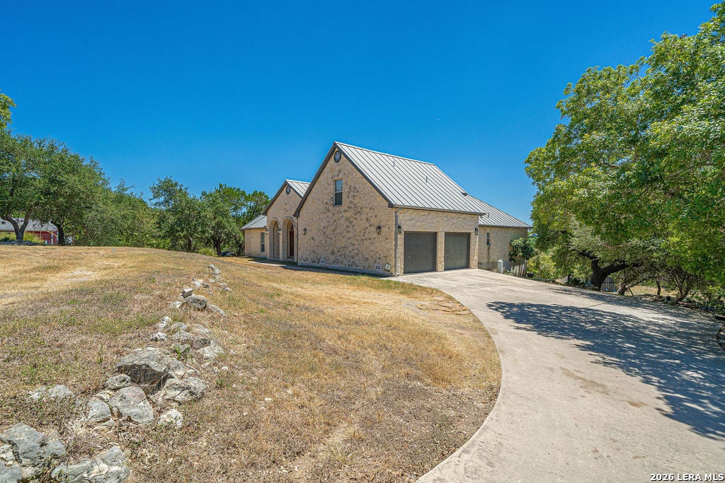 3024 Fallbrook Manor