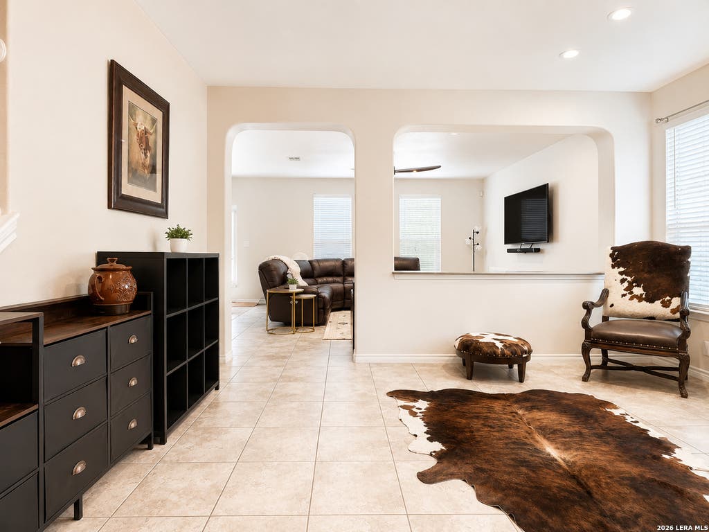 Photo of 25015 Cooper Cir, San Antonio, TX 78255 (MLS # 1993789)