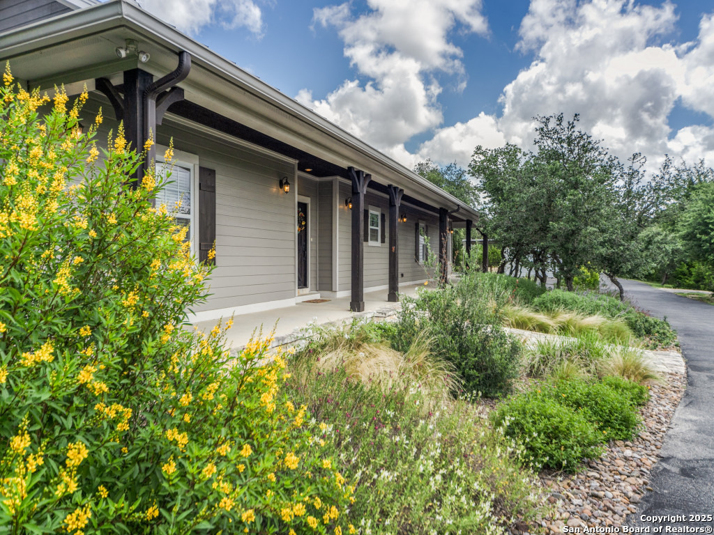 2521 Bay Hill