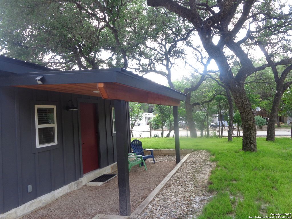 Photo of 1009 Edgewater Falls, Canyon Lake, TX 78133 (MLS # 1913498)