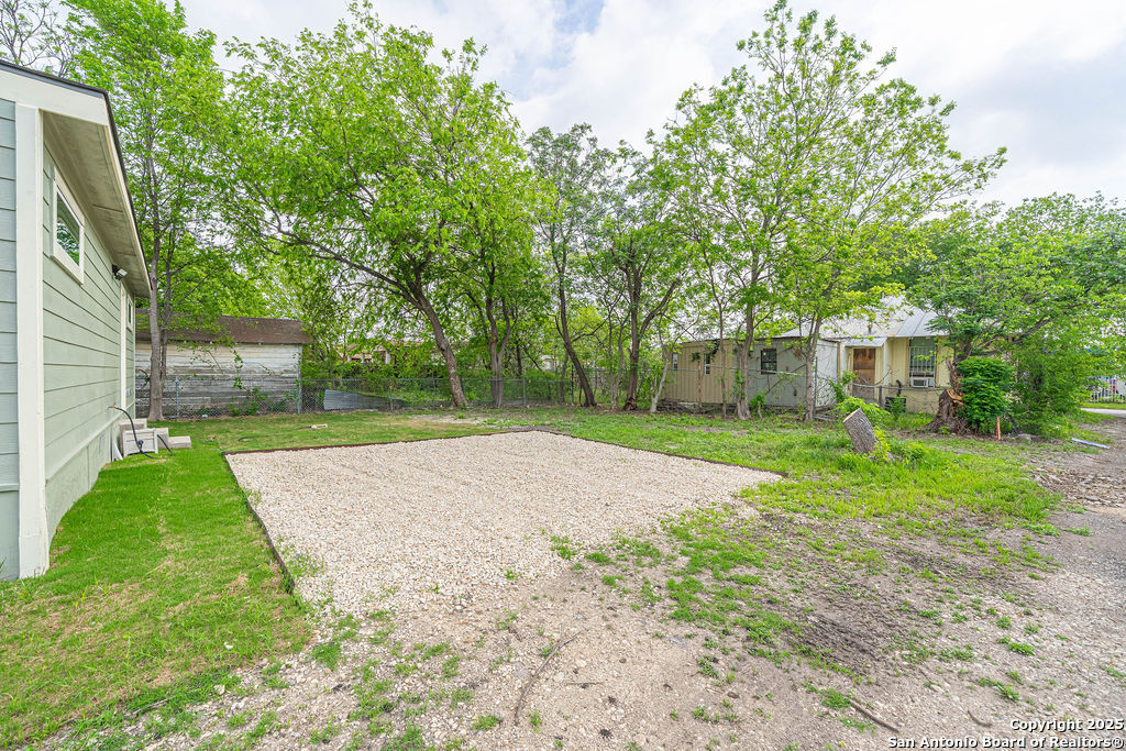 1118 Saint James