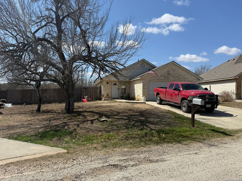 Photo of 108 Ocotillo, Jourdanton, TX 78026 (MLS # 1944616)