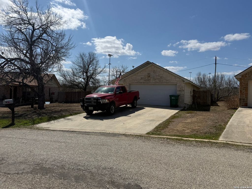 Photo of 108 Ocotillo, Jourdanton, TX 78026 (MLS # 1944616)