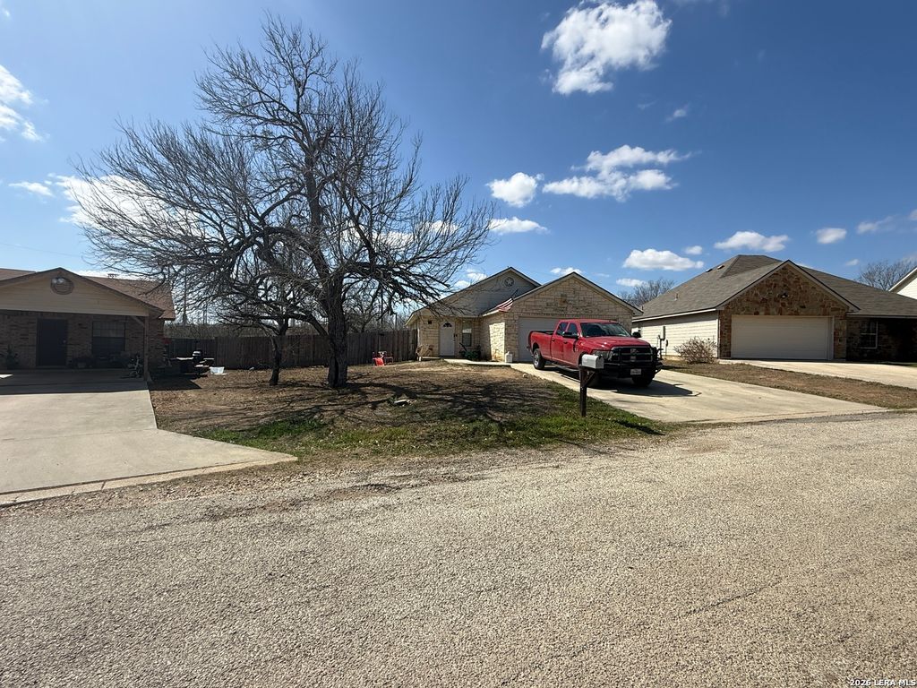 Photo of 108 Ocotillo, Jourdanton, TX 78026 (MLS # 1944616)