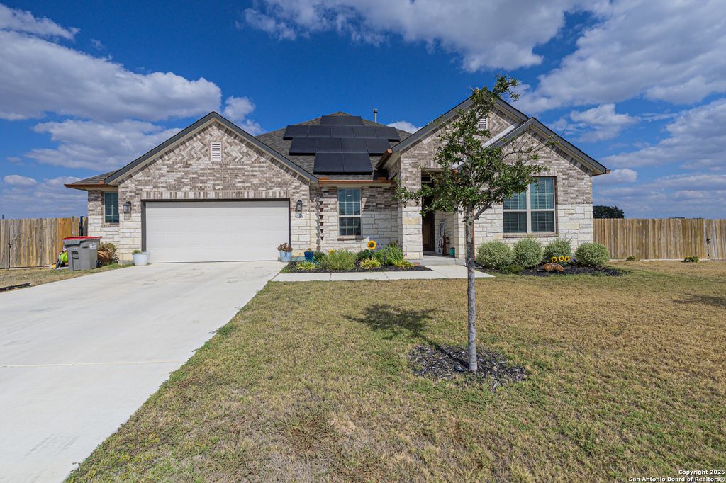 Photo of 113 Scarlet Oak, Floresville, TX 78114 (MLS # 1918995)