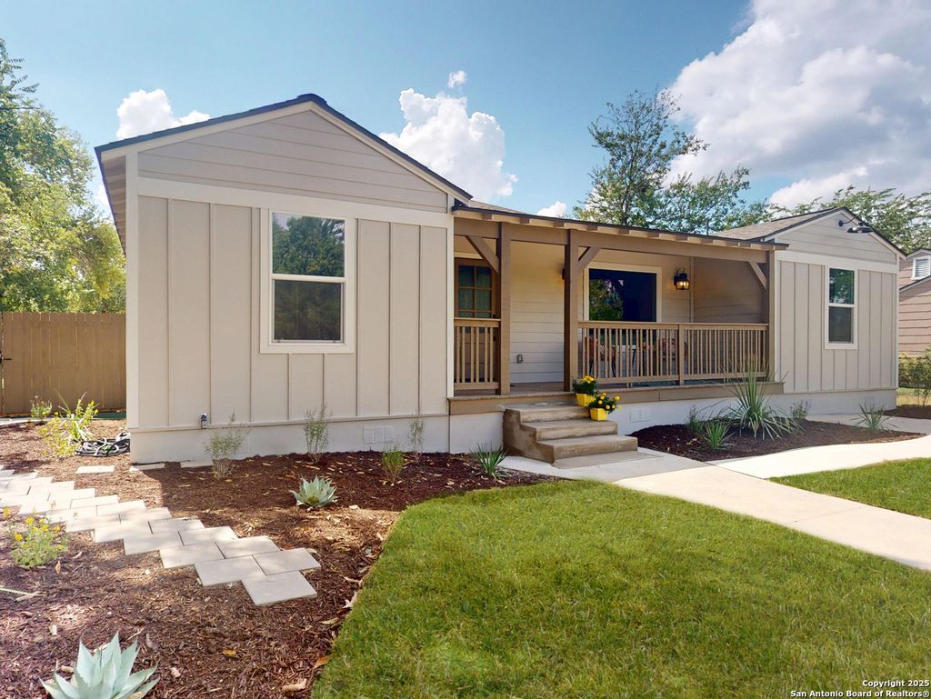 Photo of 130 Larchmont, San Antonio, TX 78209 (MLS # 1910252)
