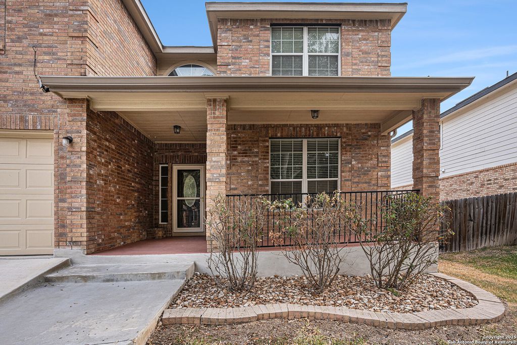 Photo of 125 earhart ln, Cibolo, TX 78108 (MLS # 1919391)