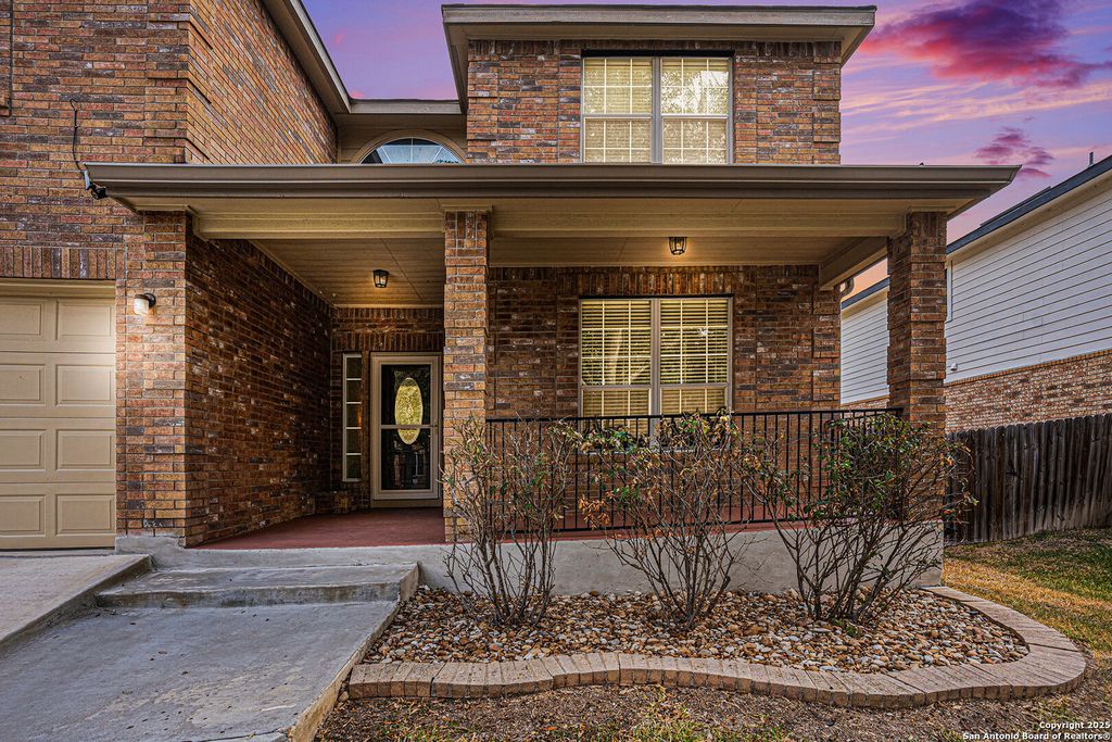 Photo of 125 earhart ln, Cibolo, TX 78108 (MLS # 1919391)