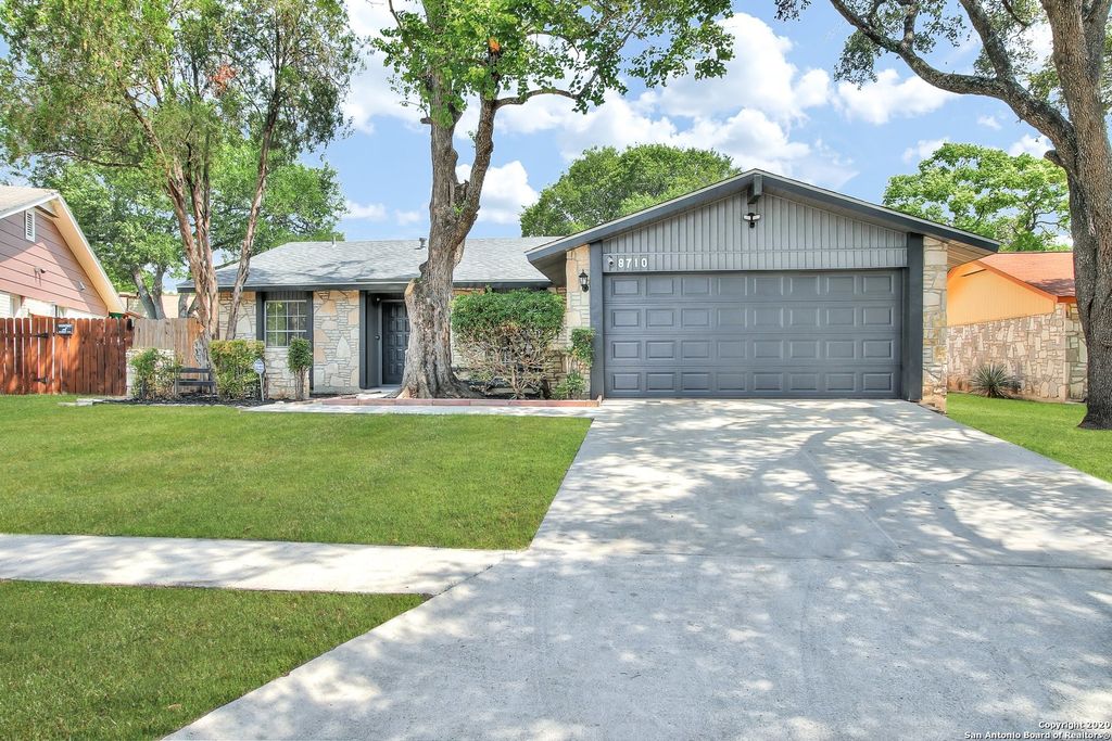Photo of 8710 Greenthread Dr, San Antonio, TX 78240 (MLS # 1949840)