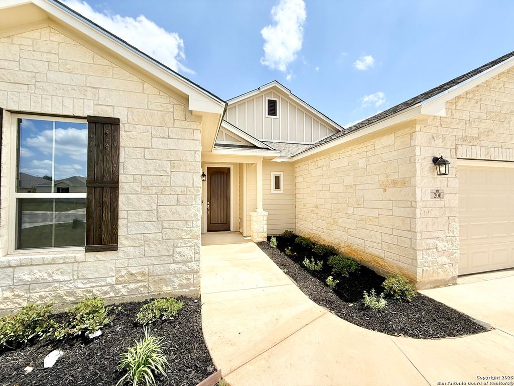 Photo of 200 Valley Forge, Pleasanton, TX 78064 (MLS # 1859702)