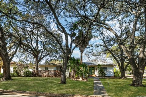 825 Eventide Terrell Hills TX 78209