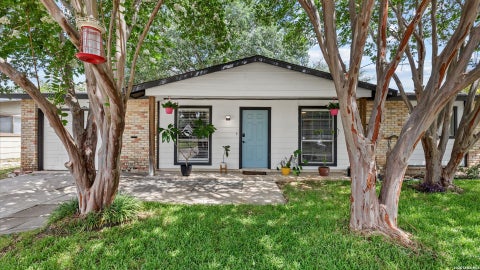 Photo of 1025 Williamsburg, Schertz, TX 78154 (MLS # 1997608)