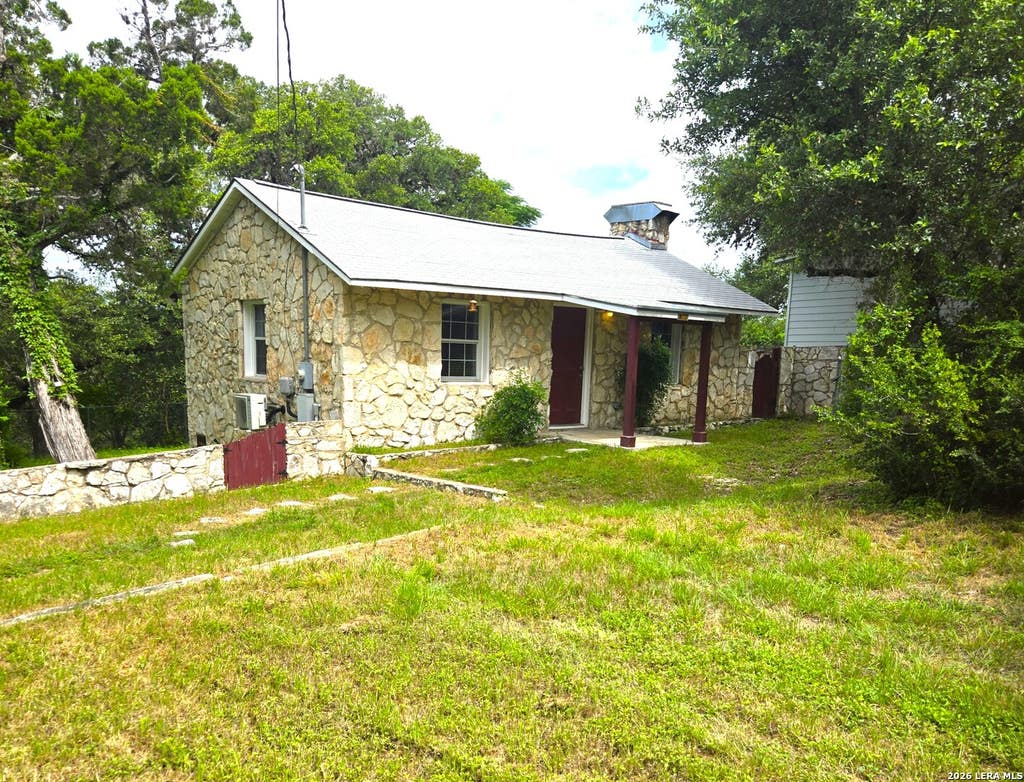 Photo of 17803 HILLTOP DR, Helotes, TX 78023 (MLS # 1970560)