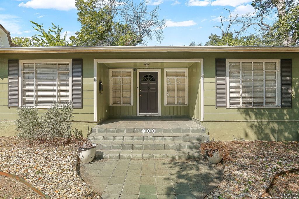 Photo of 111 Blue Bonnet, Alamo Heights, TX 78209 (MLS # 1912632)