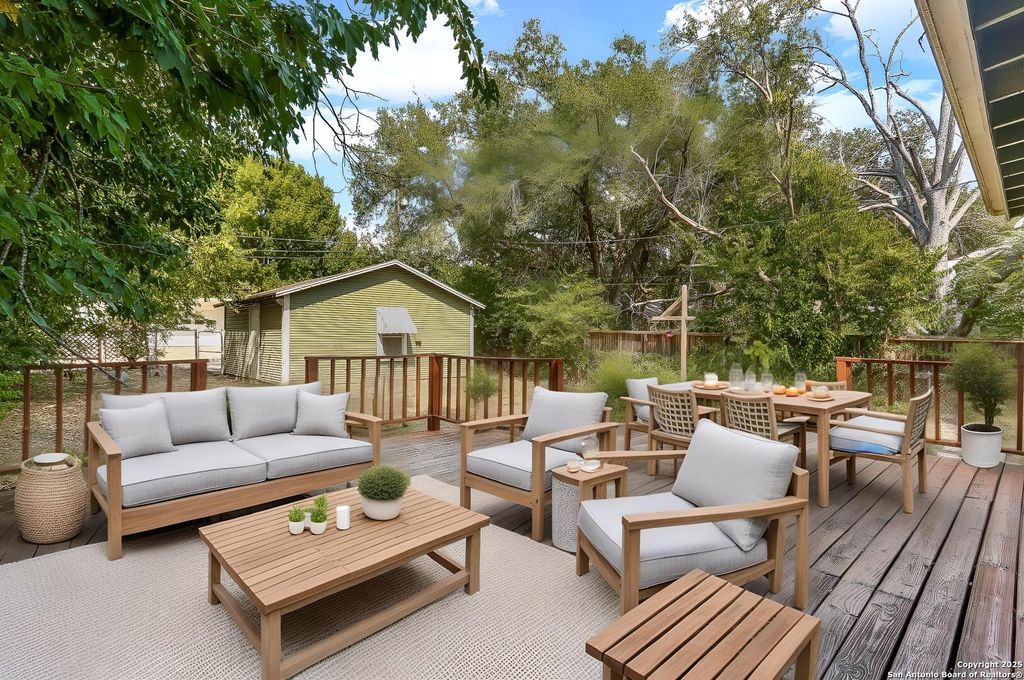 Photo of 111 Blue Bonnet, Alamo Heights, TX 78209 (MLS # 1912632)