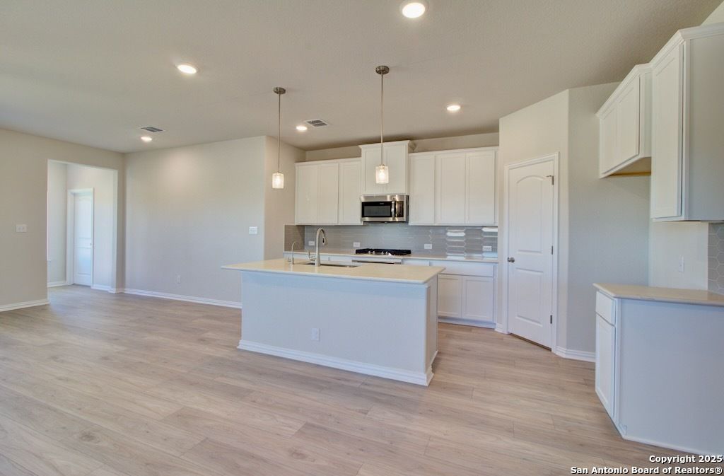 Photo of 621 Broomsedge Street, New Braunfels, TX 78130 (MLS # 1926780)