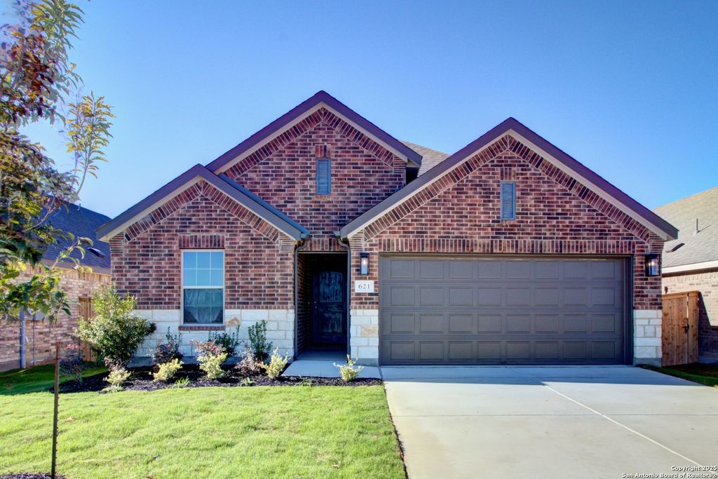 Photo of 621 Broomsedge Street, New Braunfels, TX 78130 (MLS # 1926780)