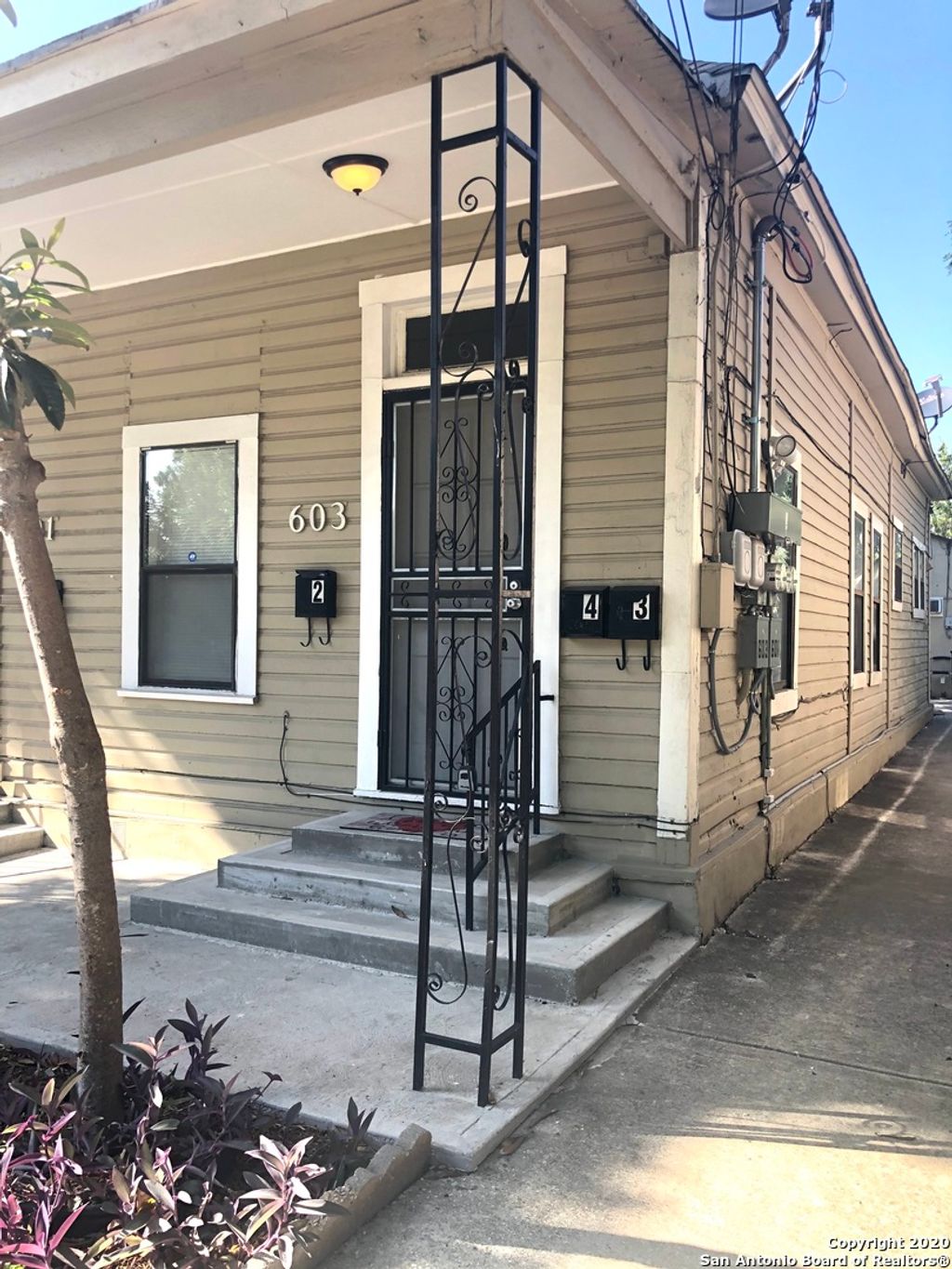 Photo of 603 DEVINE ST 2 #2, San Antonio, TX 78210 (MLS # 1944352)