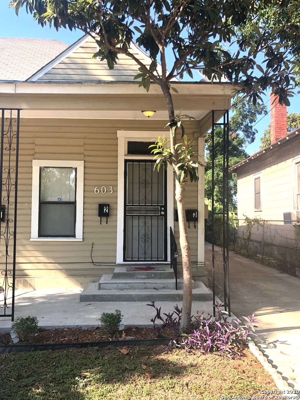 Photo of 603 DEVINE ST 2 #2, San Antonio, TX 78210 (MLS # 1944352)