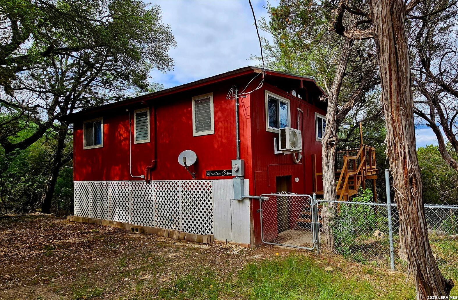 Photo 1 of 22 — 158 MOUNTAIN SPUR DR, Lakehills, TX 78063