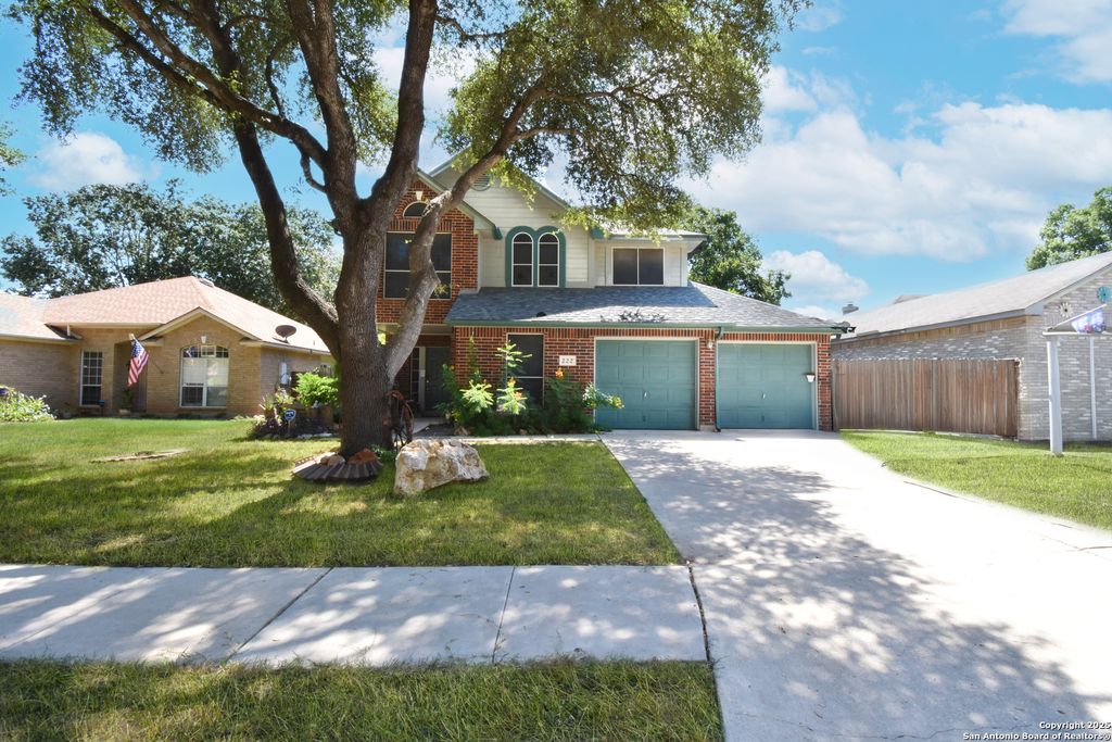 Photo of 222 Tapwood Ln, Cibolo, TX 78108 (MLS # 1890549)