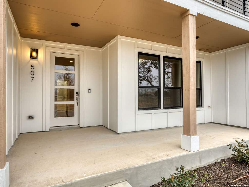 Photo of 413 MCMILLAN PL, San Antonio, TX 78210 (MLS # 1995129)