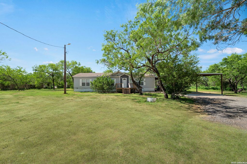 Photo of 160 County Road 2664, Devine, TX 78016 (MLS # 1967138)