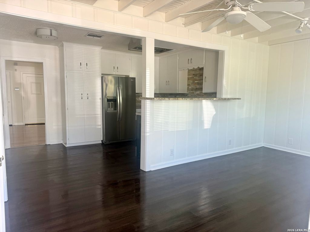 Photo of 217 Deerwood Dr, San Antonio, TX 78209 (MLS # 1957341)