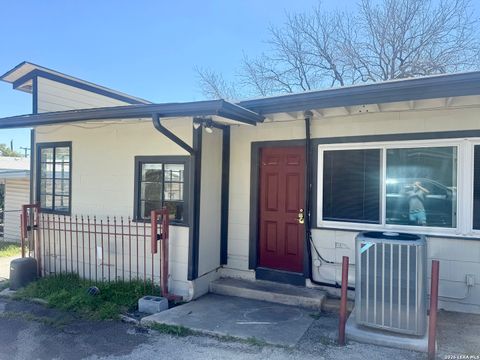 Photo of 217 Deerwood Dr, San Antonio, TX 78209 (MLS # 1957341)