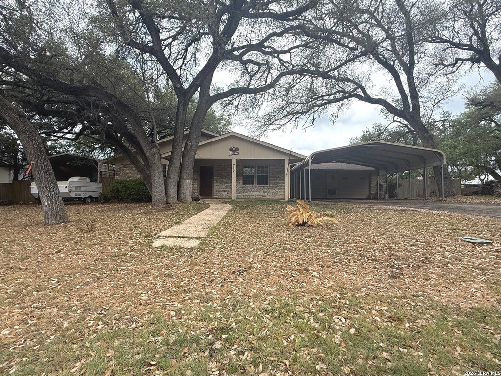 Photo of 717 Lookout, Canyon Lake, TX 78133 (MLS # 1954645)
